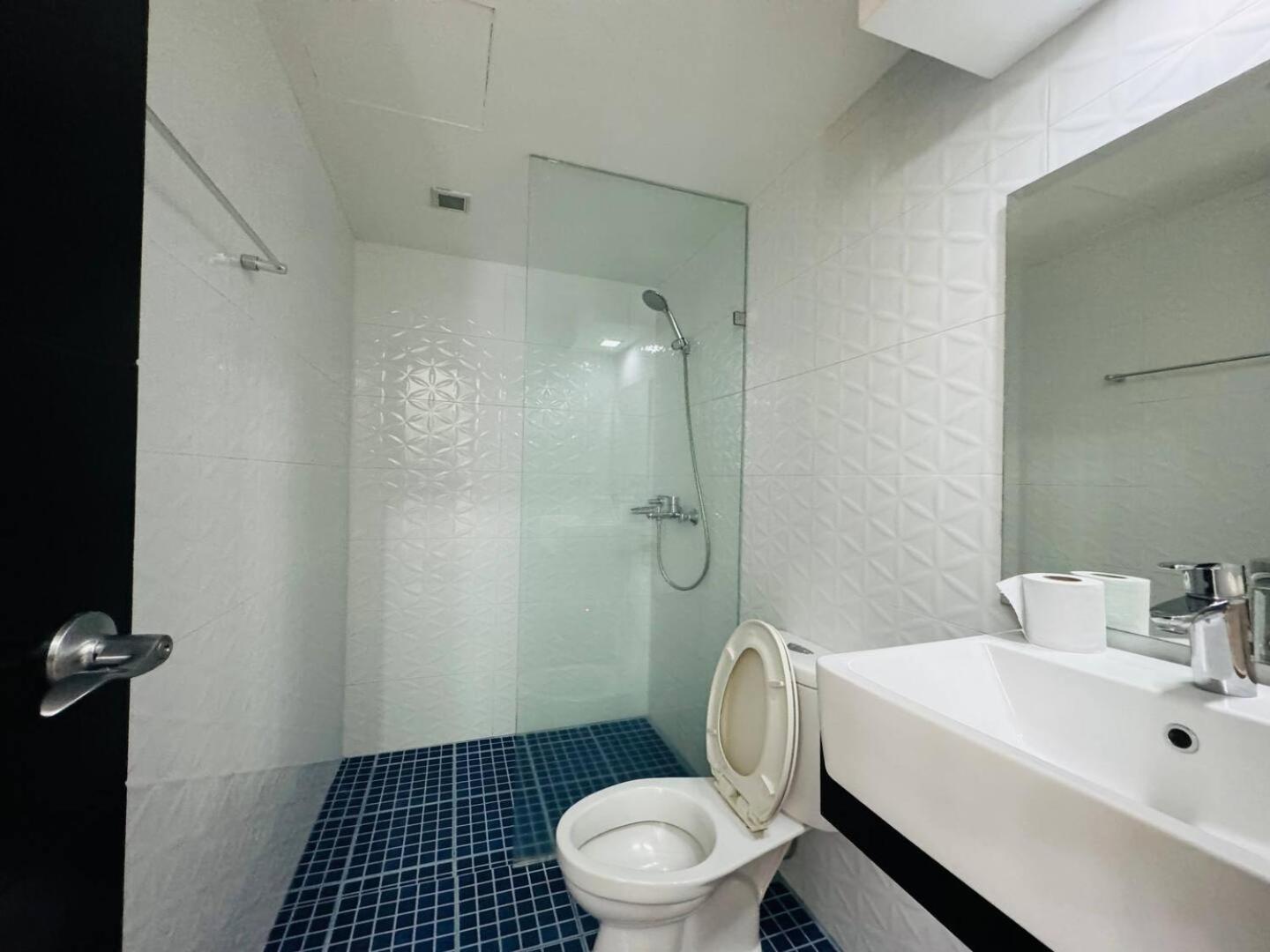 Studio At Viceroy T4 Florence Way Manila Exterior foto